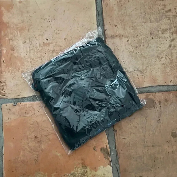 ❤️ NEW 2/$20 or 3/$25 Faux Fur Fuzzy Dark Emerald Green Gift Bag with Ribbon Tie - Picture 5 of 5